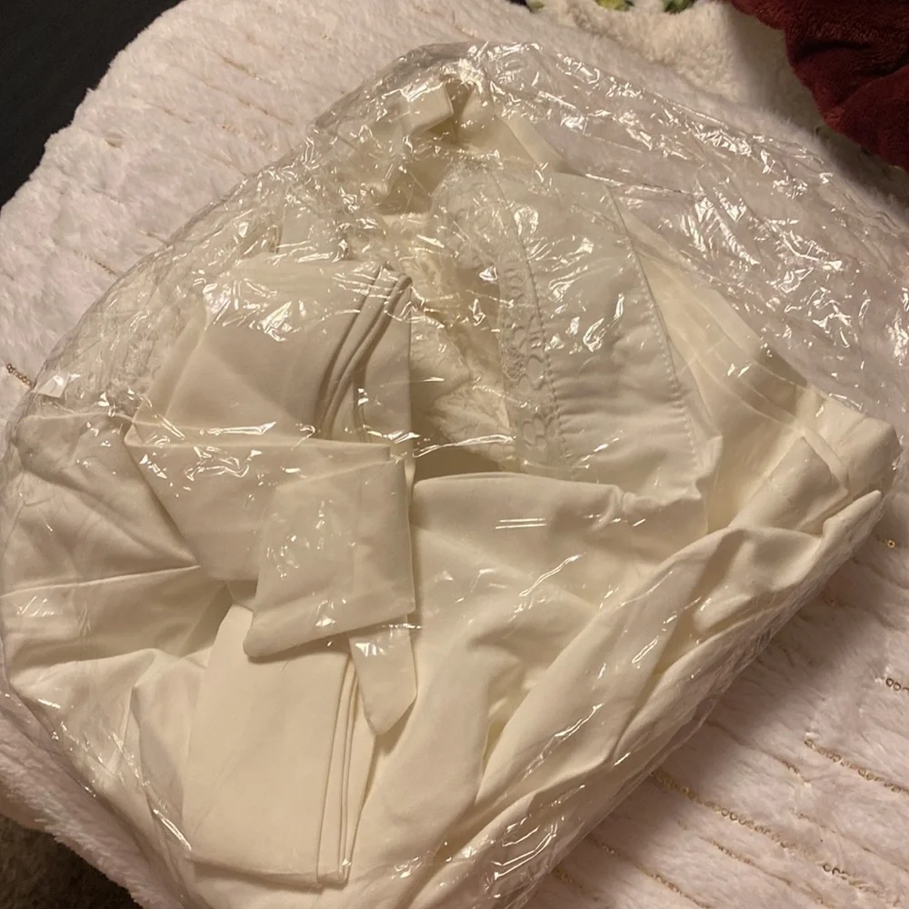 White jumpsuit with lace - Picture 5 of 5